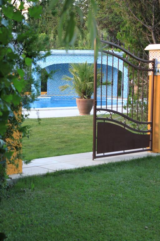 Gites Maisons De Vacances Domaine La Chamade Carpentras Δωμάτιο φωτογραφία