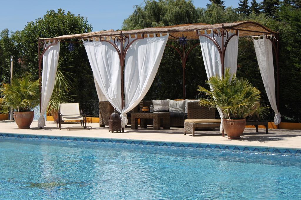 Gites Maisons De Vacances Domaine La Chamade Carpentras Δωμάτιο φωτογραφία