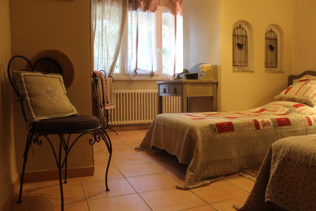 Gites Maisons De Vacances Domaine La Chamade Carpentras Δωμάτιο φωτογραφία