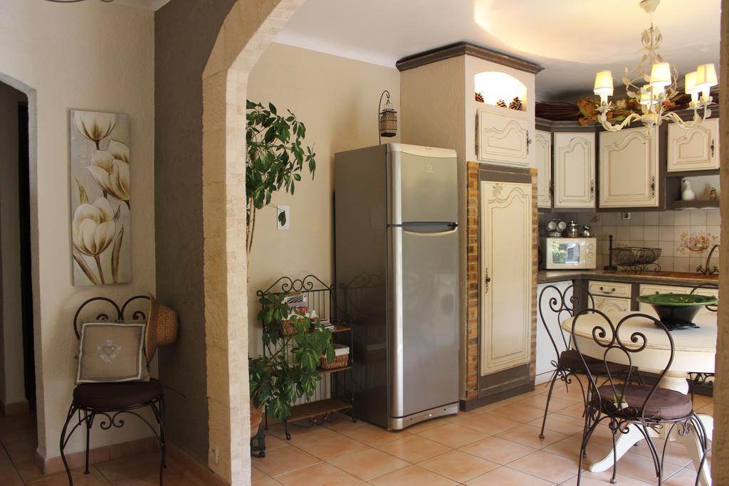 Gites Maisons De Vacances Domaine La Chamade Carpentras Δωμάτιο φωτογραφία